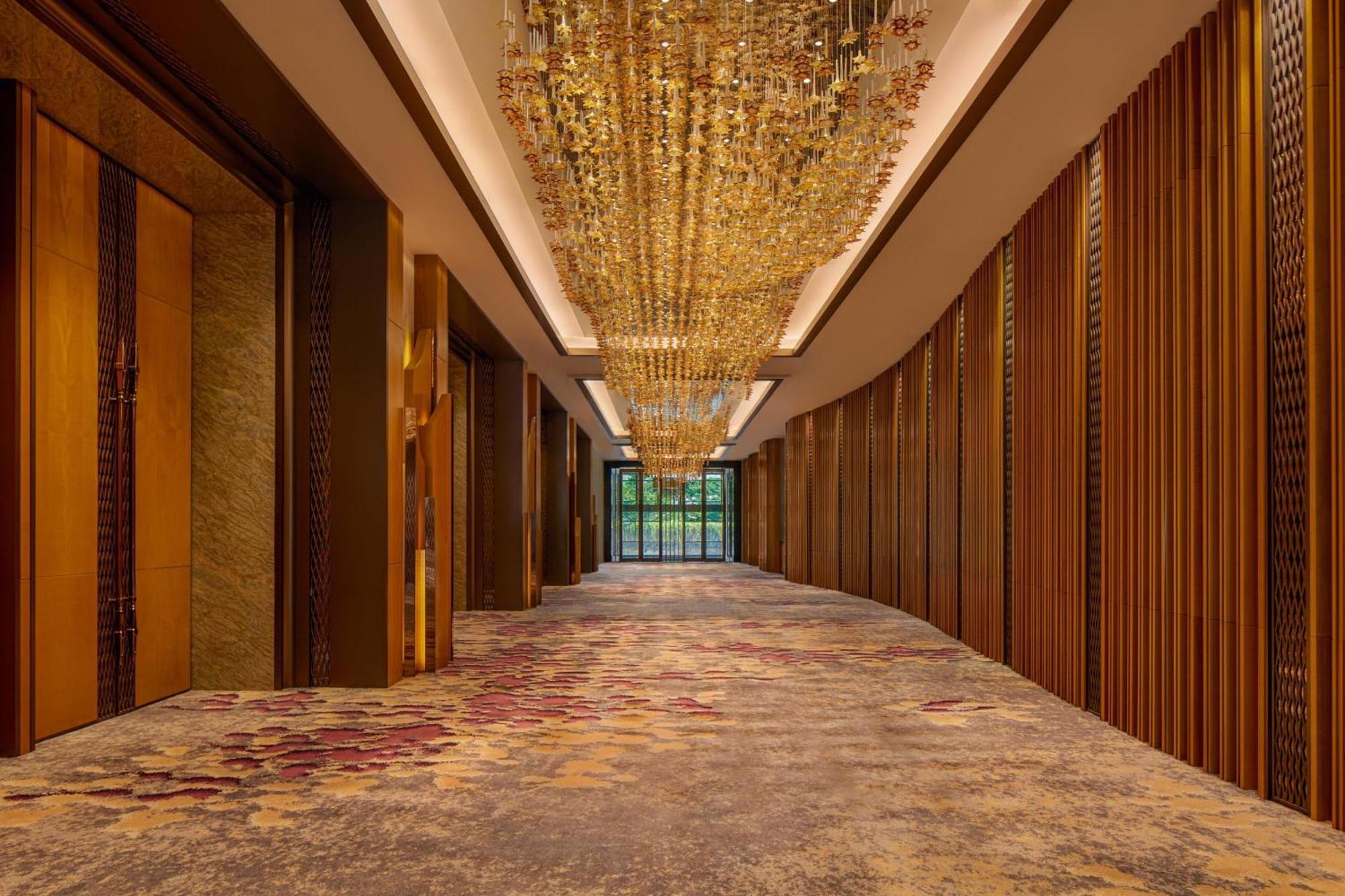 The Westin ג'קרטה מראה חיצוני תמונה
